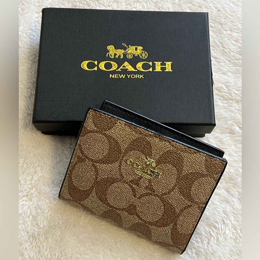 Fashion Coach wallet